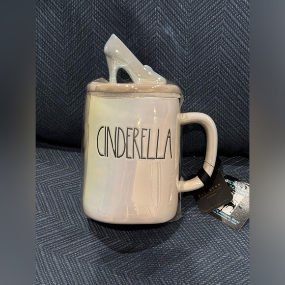 New With Tags Rae Dunn Disney Cinderella Mug Cup With Glass Slipper Top! - Picture 1 of 5